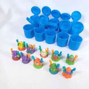 Trash Pack Lot of Figures 10 Moose Enterprise Ultimate Fighting Trashies UFT